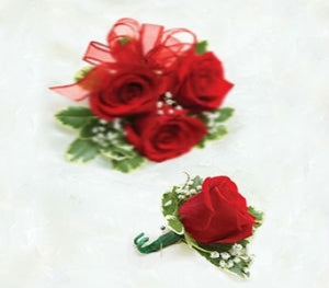 Red Spray Rose Boutonniere